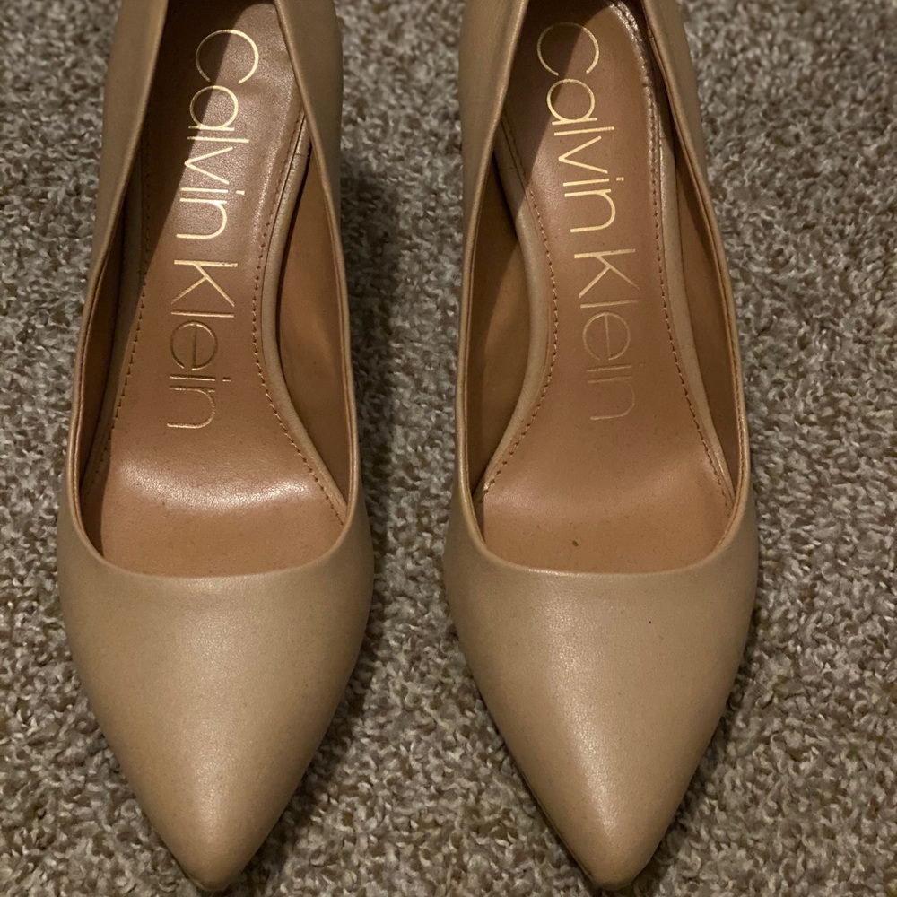 Calvin Klein pumps / heels